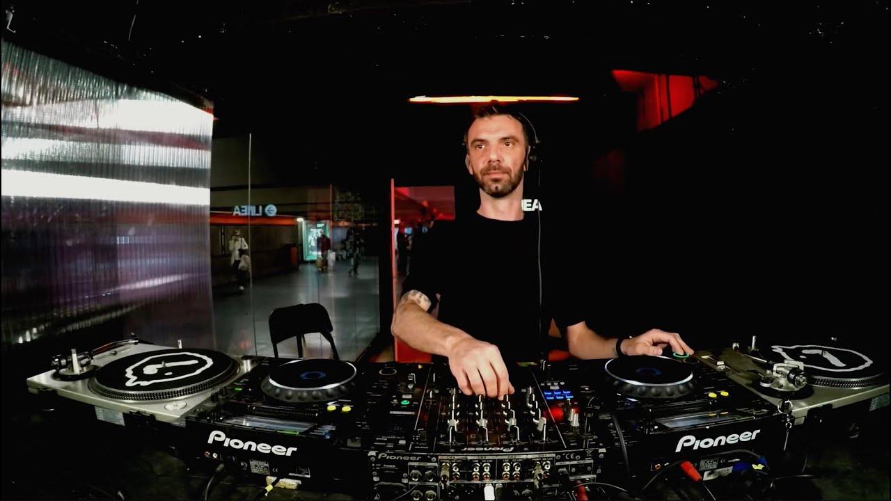 THIS IS NOT pres. LINEA TAKEOVER with ANDREA CRESTANI