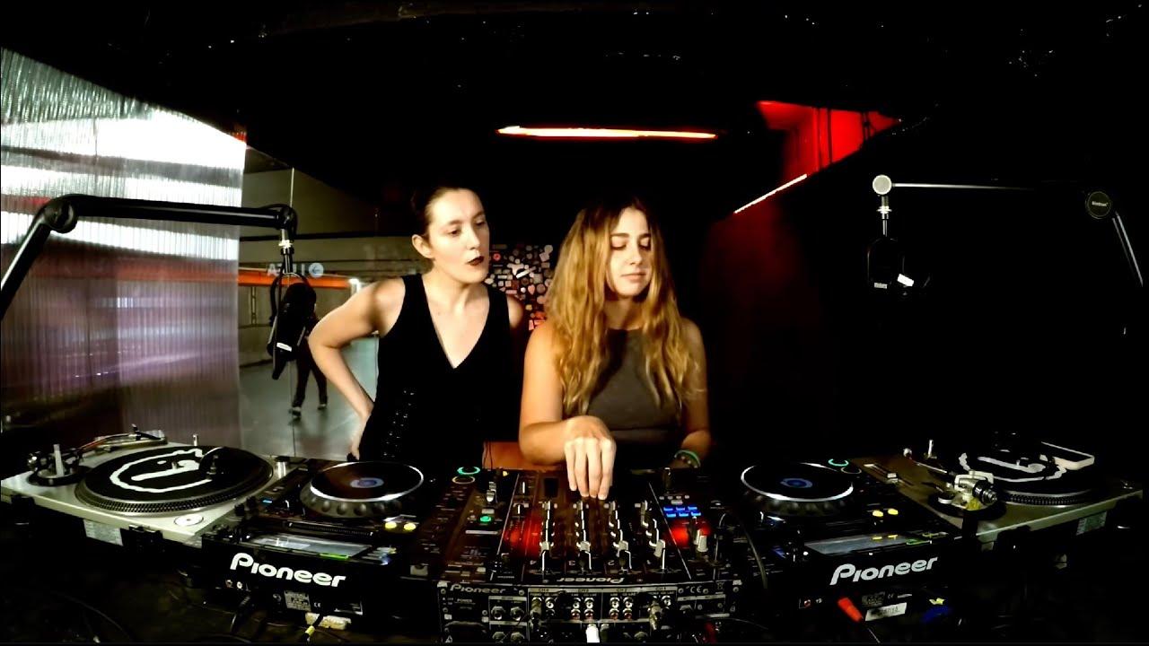 CHIT & CHAT E01 with BRUNA and SABINA