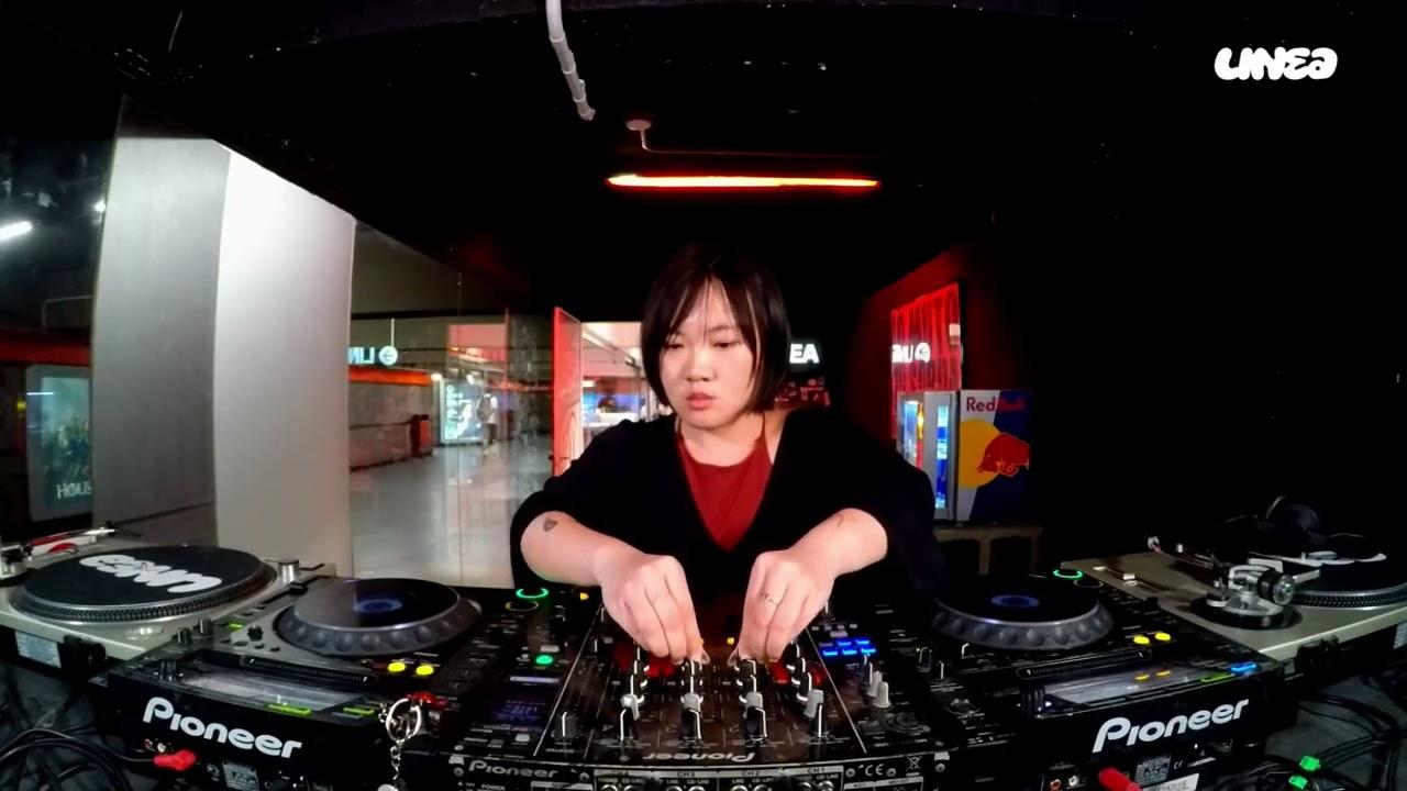 KOMOREBI E16 WITH BUBBLING