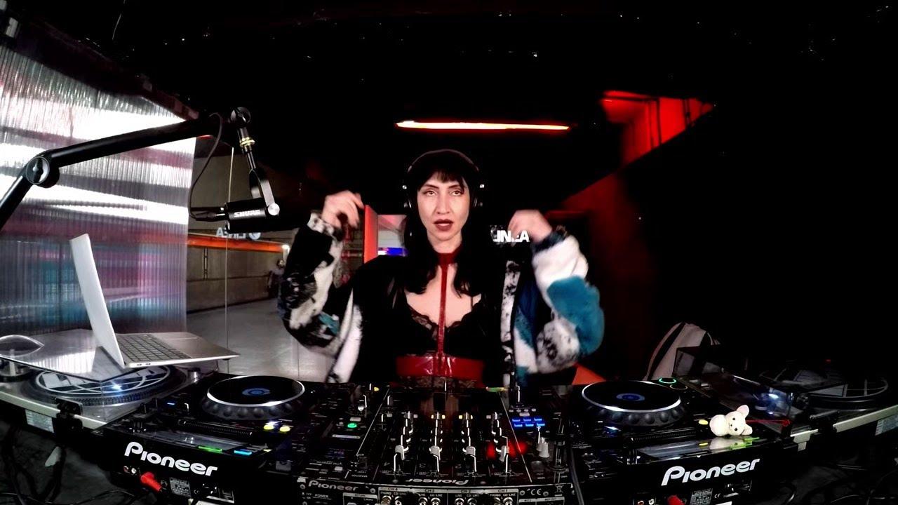 NAVA pres. EASTERN CLUBBING E04