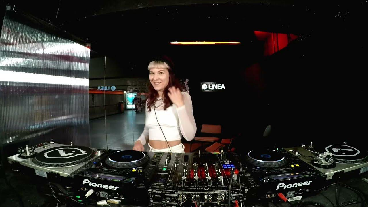 MOUNTAIN GROOVE E09 with ASIYA