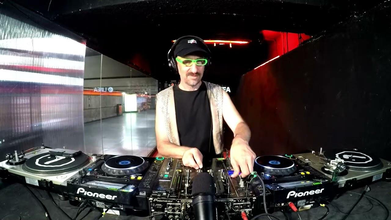 INSERTCOIN 80 E04 with DISCO BIZARRE (KitKat) pres. BIZARRE BILLY