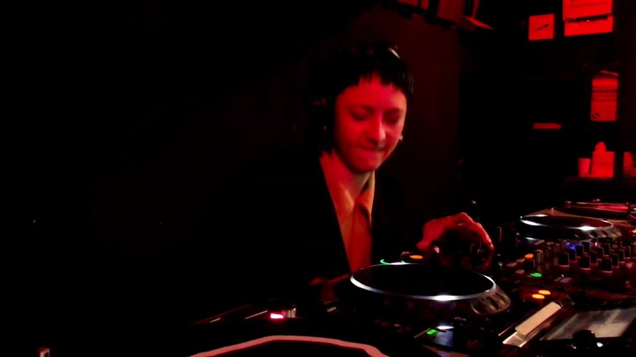 EUREKA SHOWCASE with E L A