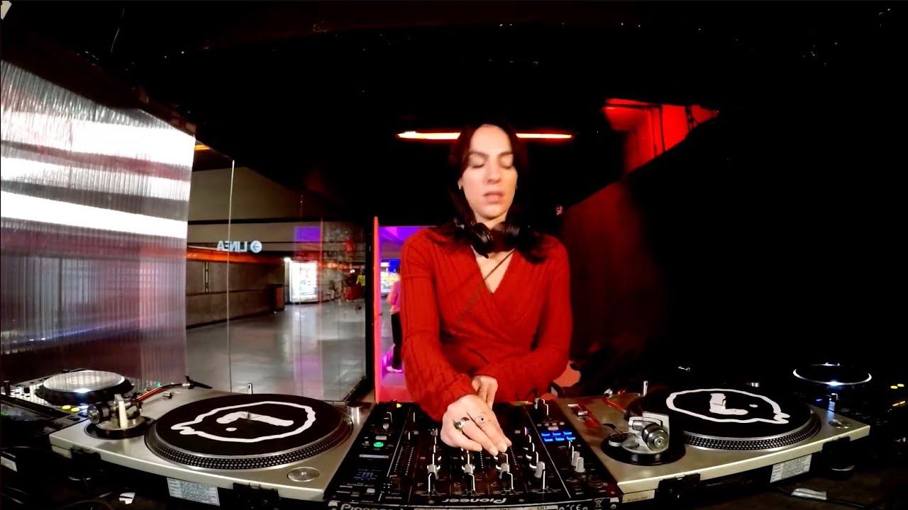 GESTALT E15 with MAORA