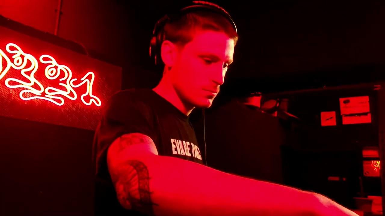0331 pres. HEADROOM with DJ DELUSION