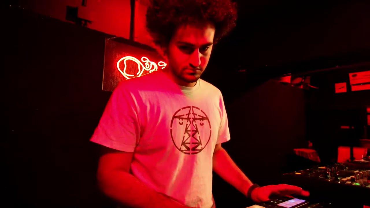 0331 pres. HEADROOM with BUDGER