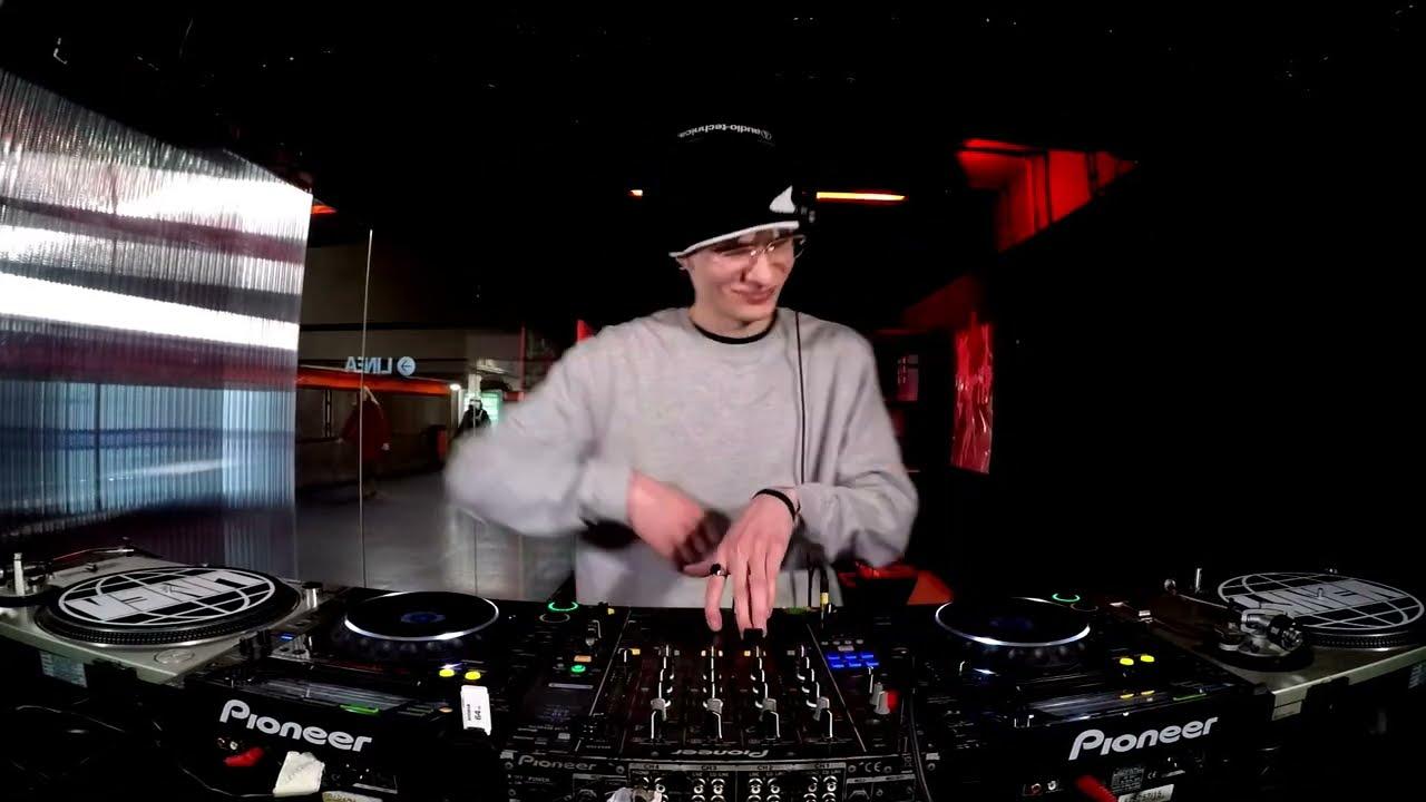 ELECTRIC WAVE pres. TROVIERO