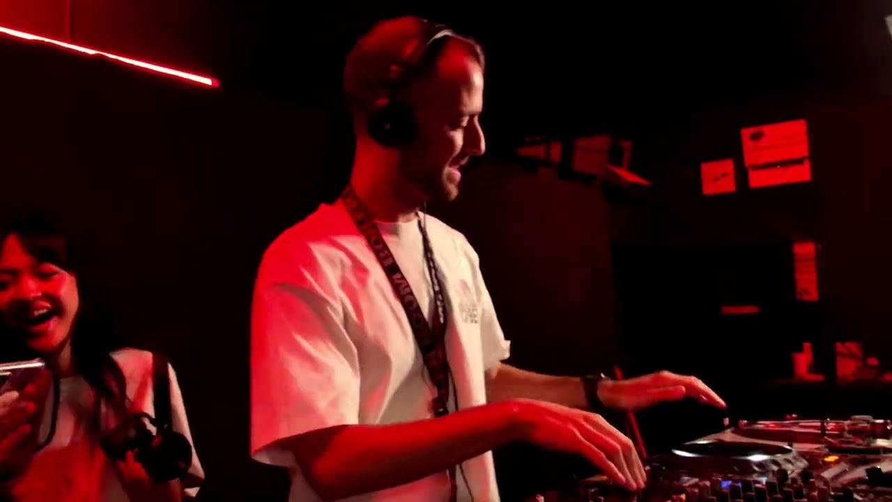GESTALT MEETS LINEA for MDW with DANIELE BARBERI