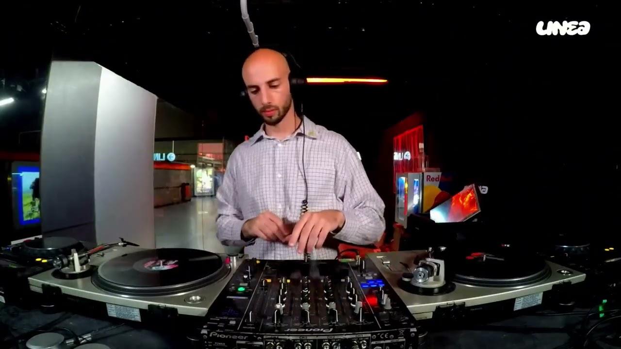 ARIAPURA SHOWCASE PRES. MOODSETTER