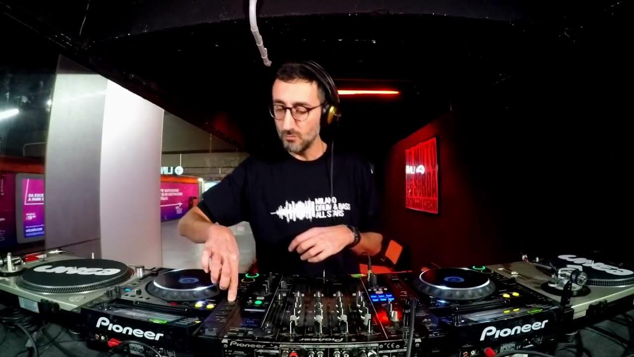 DRUM & BASS ITALIA with SEAN WAVE
