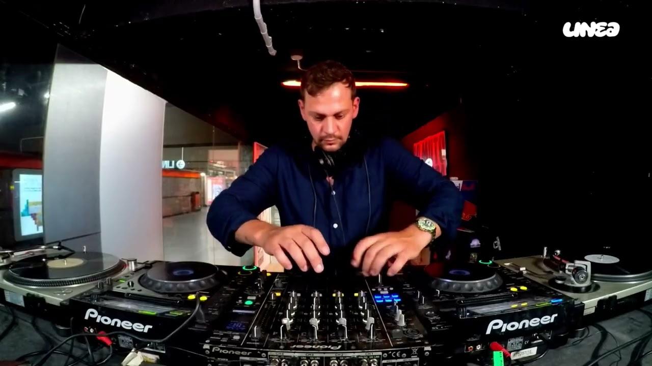 MARCO ADORNO