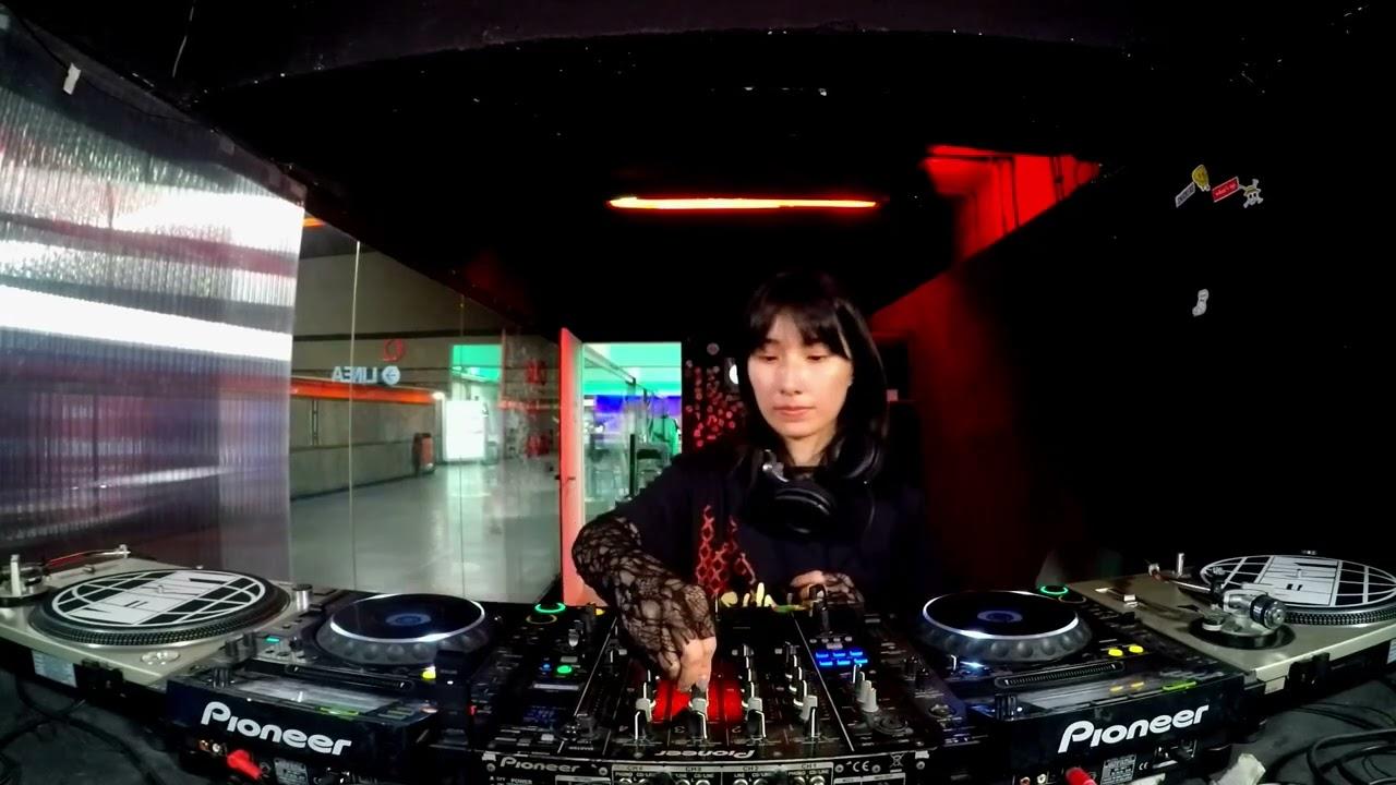 ORIENTAL PLAY HARD with MIYUKI OMURA