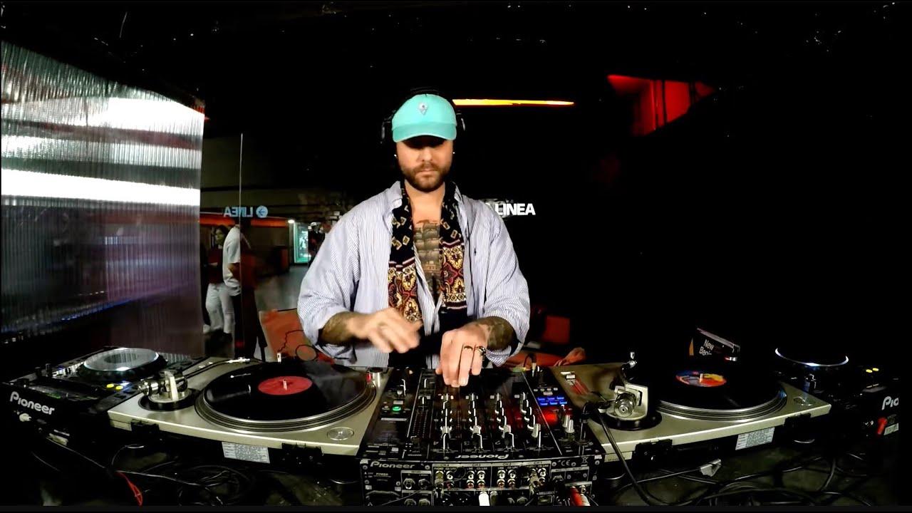 QUATTRO BAMBOLE SHOWCASE with FRANCESCO FISOTTI
